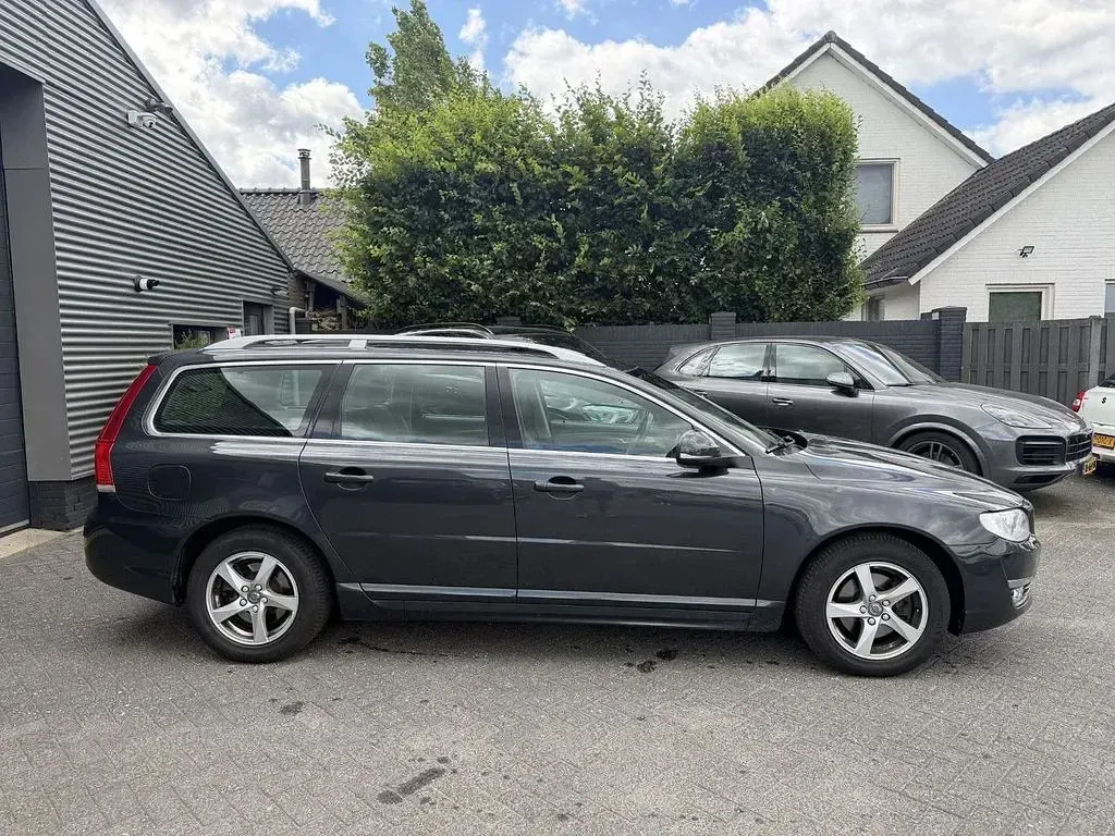 Gebraucht Volvo V70 150 PS (110 kW) 2016 Grau Kombi