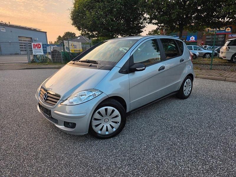 Silber Gebraucht 2004 Mercedes A180 Limousine | 2.499 € (Etwas zu teuer) - Bild 1/4