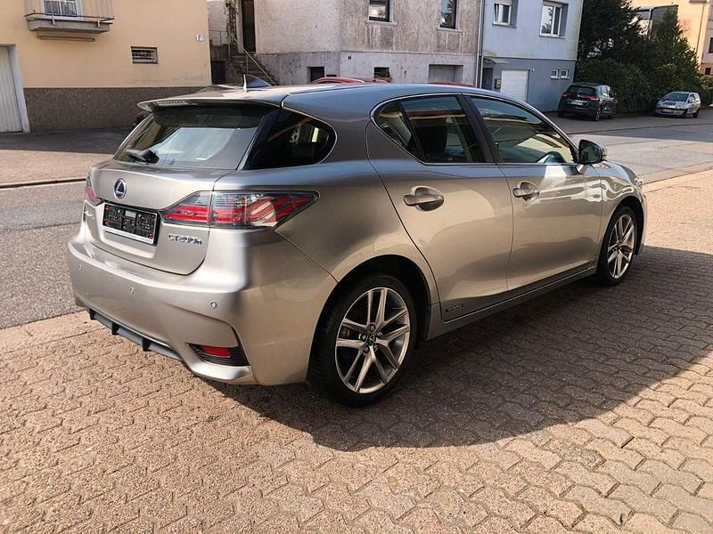 Gebraucht Lexus CT200h Executive Line 99 PS (72 kW) 2017 Grau Limousine