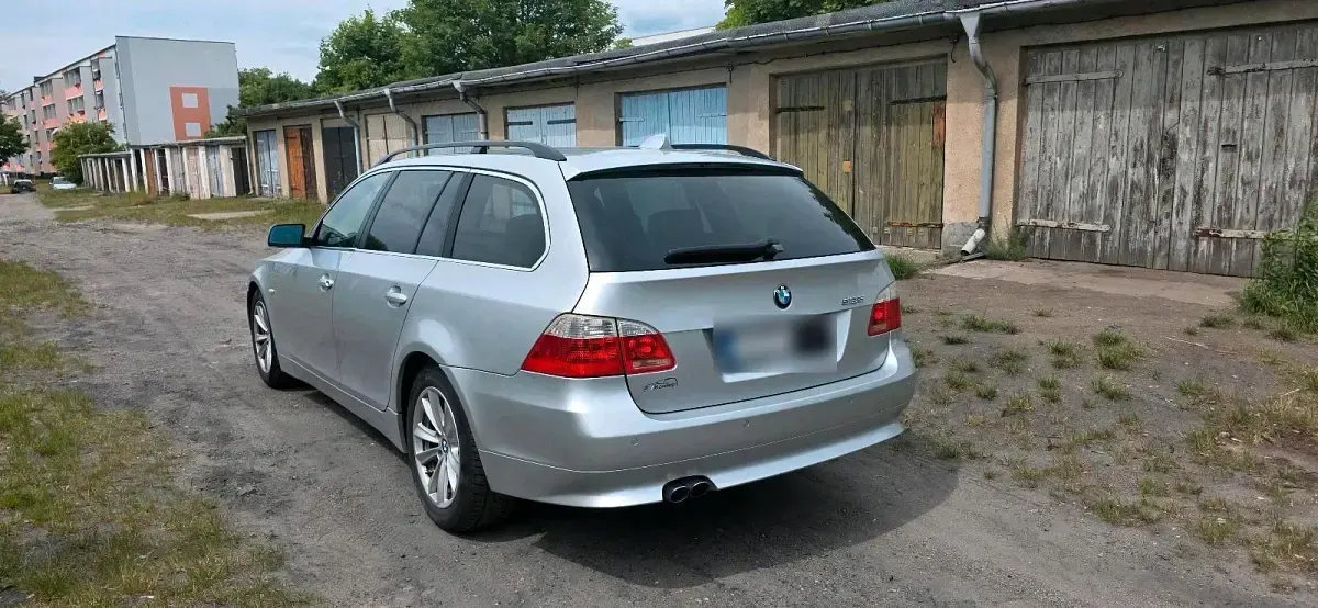 Gebraucht BMW 525 177 PS (130 kW) 2006 Grau Kombi