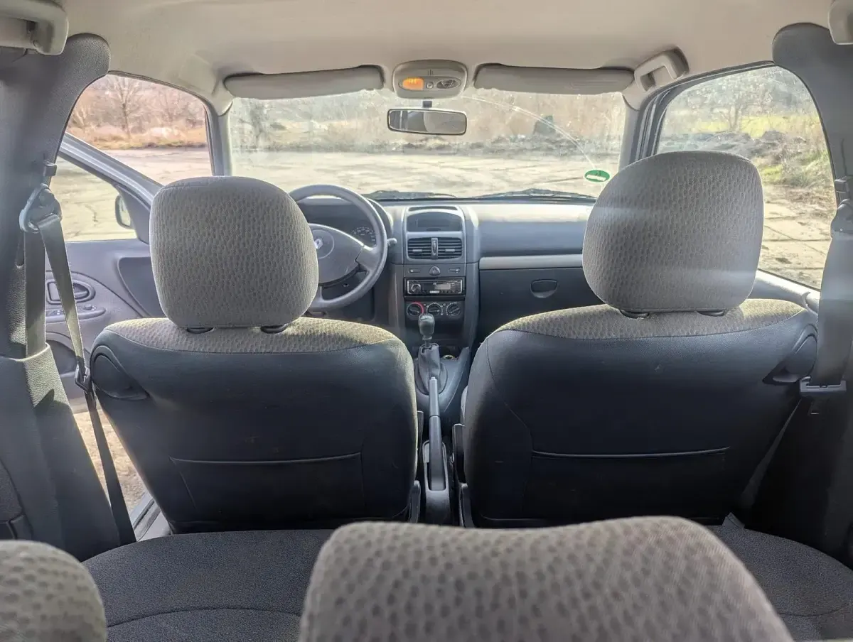 Gebraucht Renault Clio 75 PS (55 kW) 2004 Silber Kleinwagen