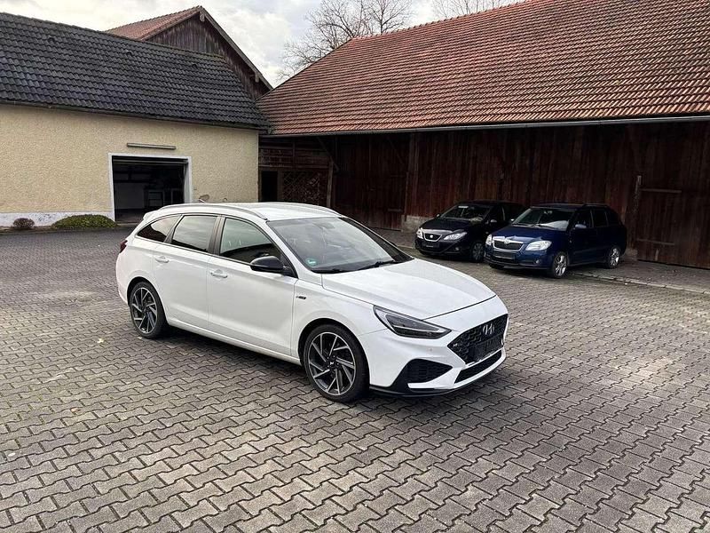Weiß Gebraucht 2021 Hyundai i30 N Line Kombi | 14.800 € (Guter Preis) - Bild 1/4