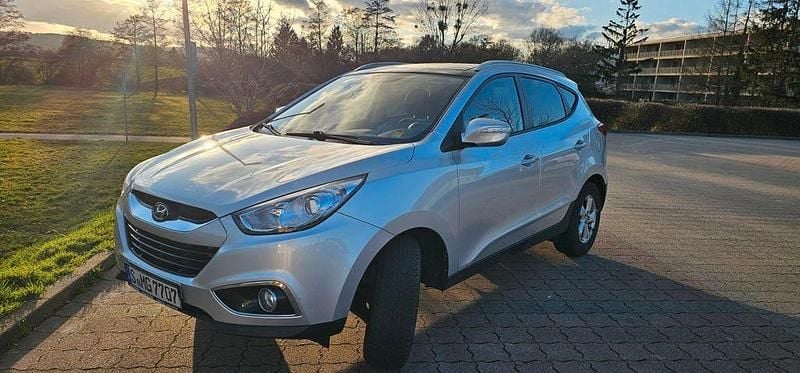 Gebraucht Hyundai ix35 Style 136 PS (100 kW) 2012 Silber SUV