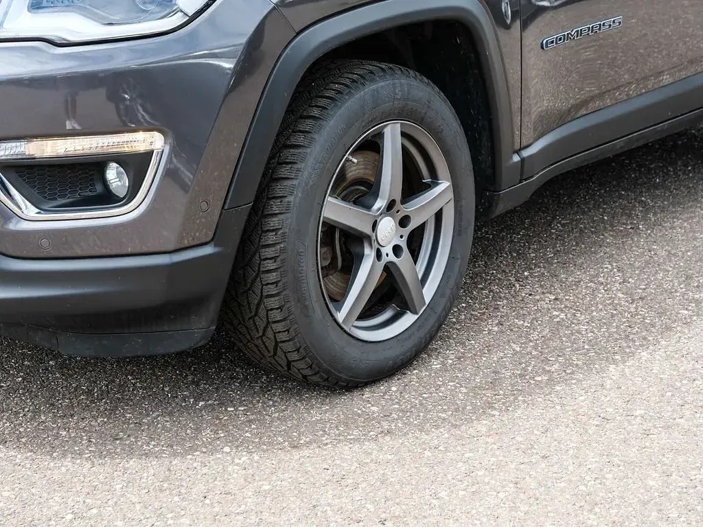 Gebraucht Jeep Compass Limited 190 PS (139 kW) 2021 Grau SUV