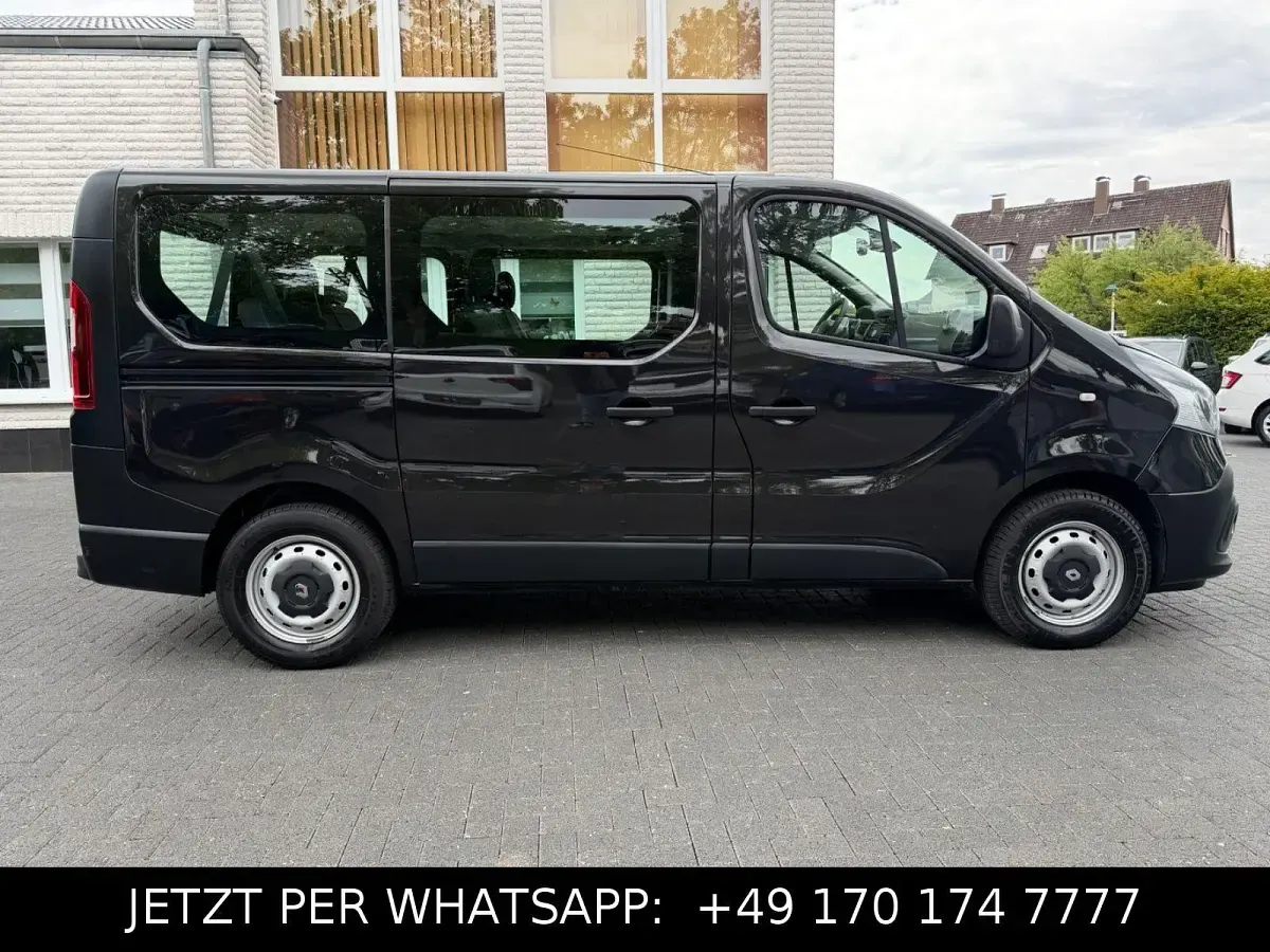 Gebraucht Renault Trafic Authentique 125 PS (91 kW) 2018 Schwarz Van / Kleinbus
