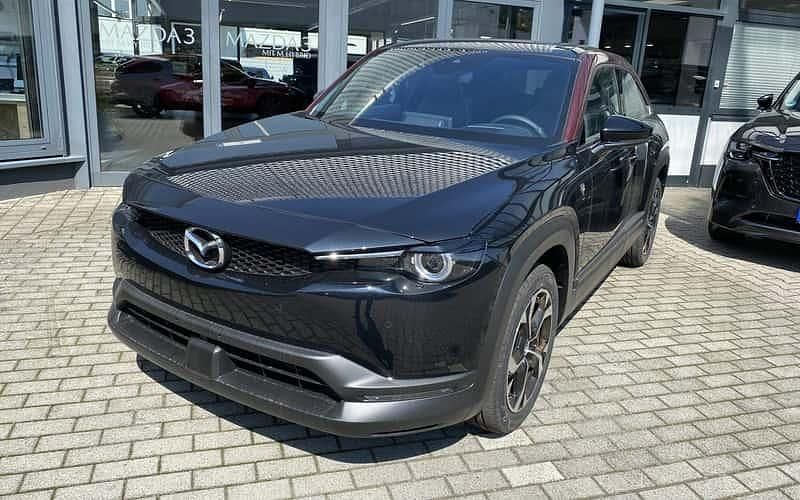 Rot Neu 2024 Mazda 3 Exclusive-Line Limousine | 29.989 € - Bild 1/4