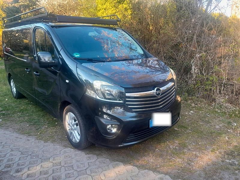 Gebraucht Opel Vivaro 145 PS (106 kW) 2017 Schwarz Van / Kleinbus