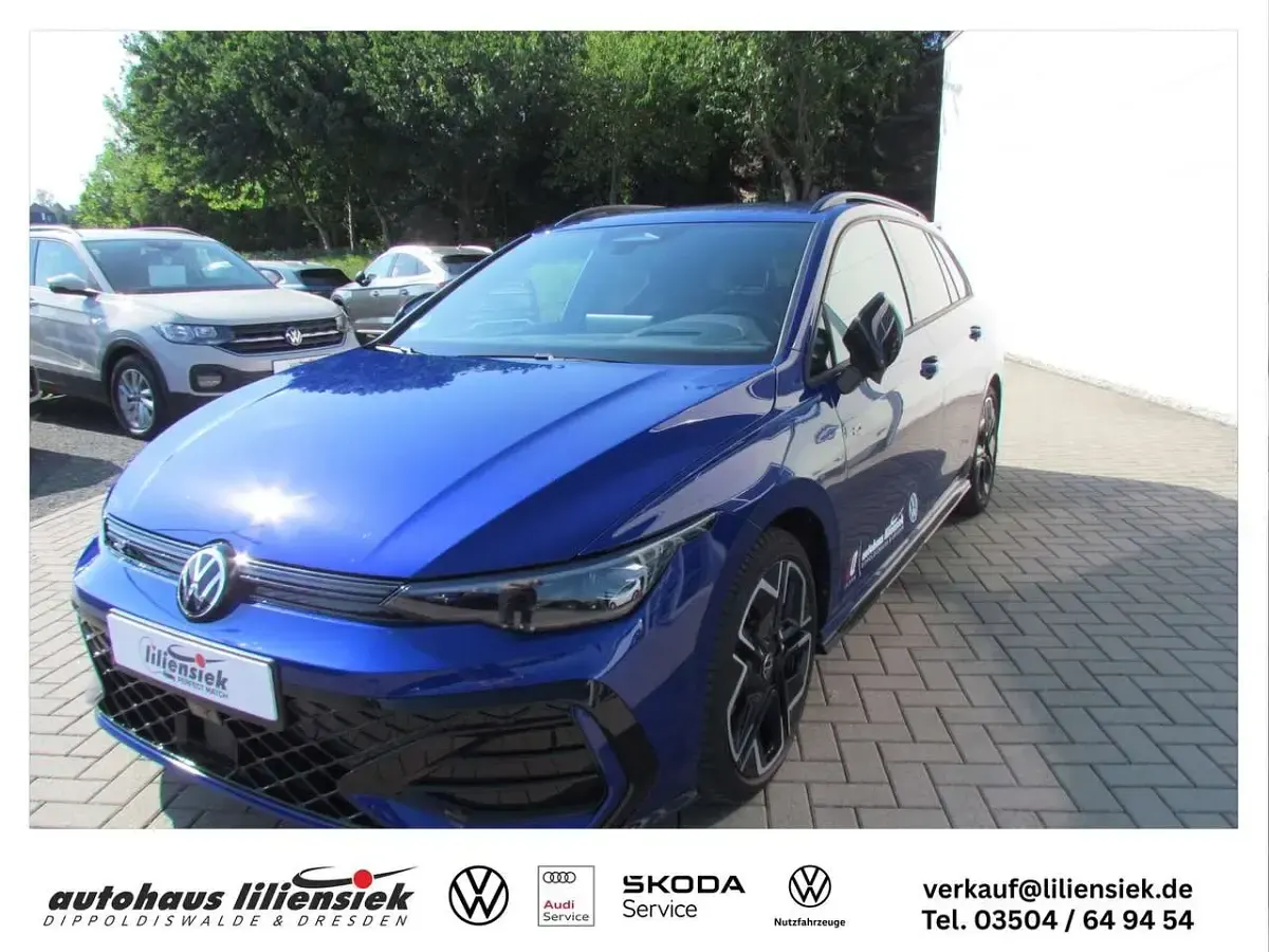 Gebraucht VW Golf VIII R-line 204 PS (150 kW) 2025 Blau Kombi