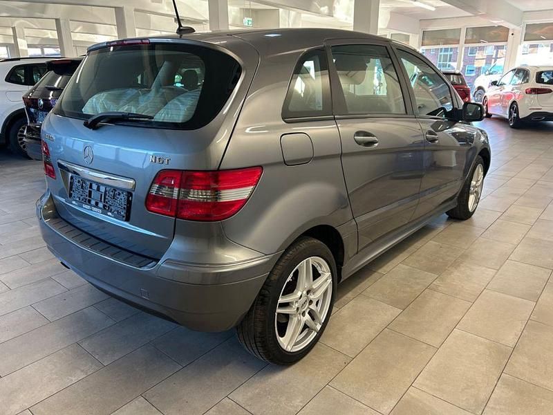 Gebraucht Mercedes B180 116 PS (85 kW) 2009 Grau Van / Kleinbus