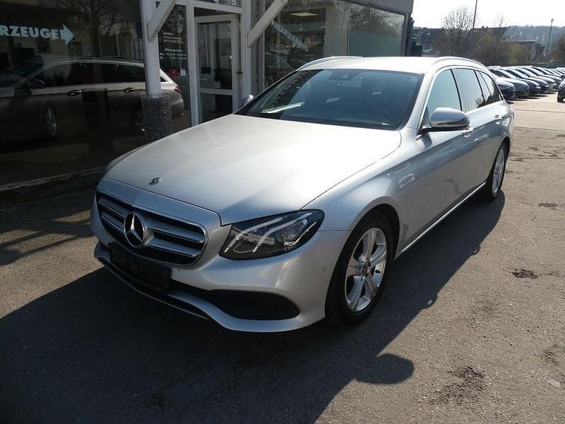 Gebraucht Mercedes E220 194 PS (142 kW) 2017 Silber Kombi