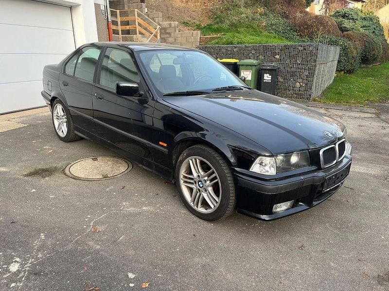 Schwarz Gebraucht 1997 BMW 316 Limousine | 1.150 € (Superpreis) - Bild 1/4