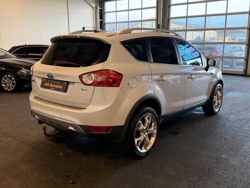 Gebraucht Ford Kuga Titanium 163 PS (119 kW) 2011 Weiß SUV