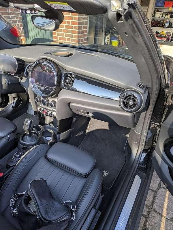 Gebraucht Mini Cooper Cabriolet 136 PS (100 kW) 2023 Schwarz Cabrio