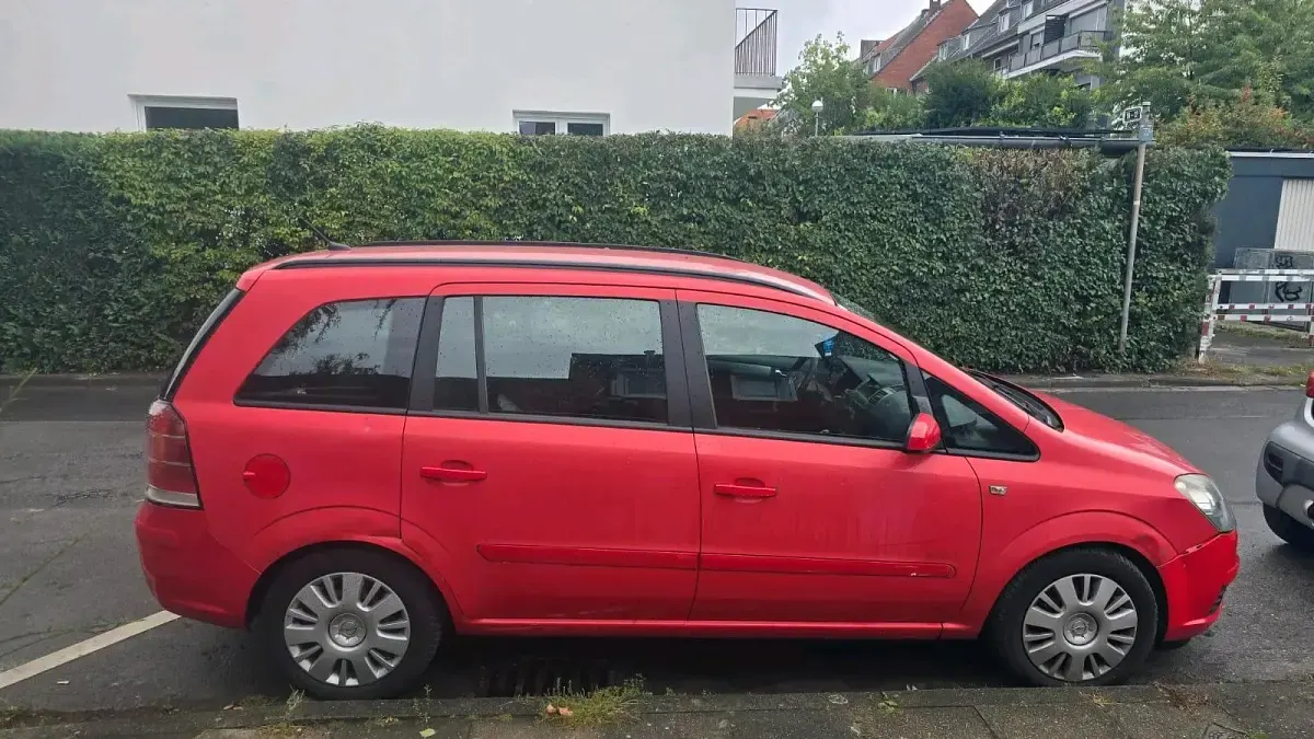 Gebraucht Opel Zafira 102 PS (75 kW) 2007 Rot Van / Kleinbus