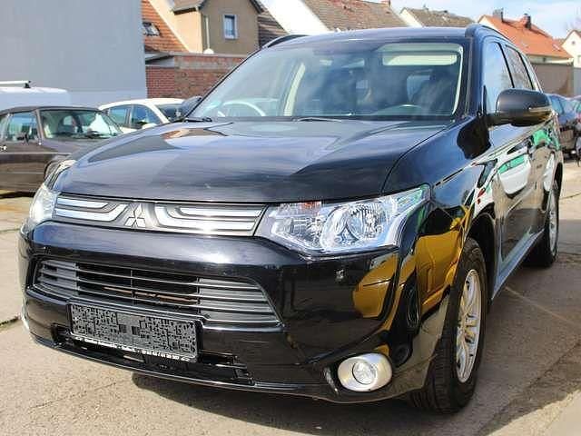 Gebraucht Mitsubishi Outlander Invite 150 PS (110 kW) 2013 Pantherschwarz (p) SUV
