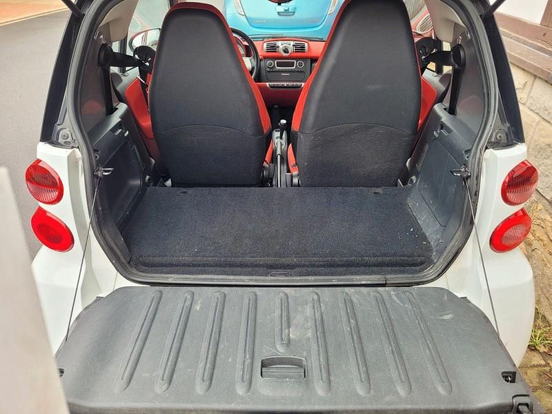 Gebraucht Smart ForTwo Coupé 71 PS (52 kW) 2011 Weiß Coupé