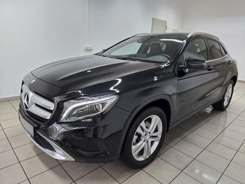 Kosmosschwarz Gebraucht 2017 Mercedes GLA250 SUV | 22.990 € (Fairer Preis) - Bild 1/4