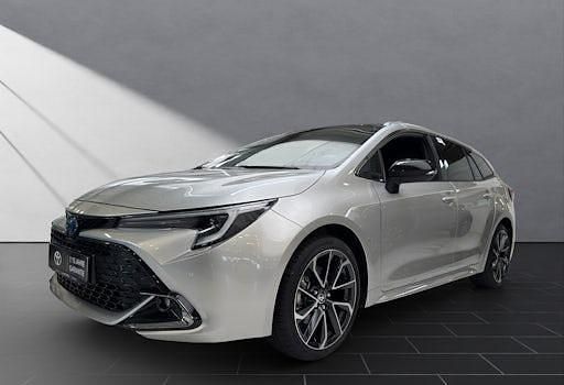 Silber Neu 2025 Toyota Corolla Lounge Limousine | 37.950 € - Bild 1/4