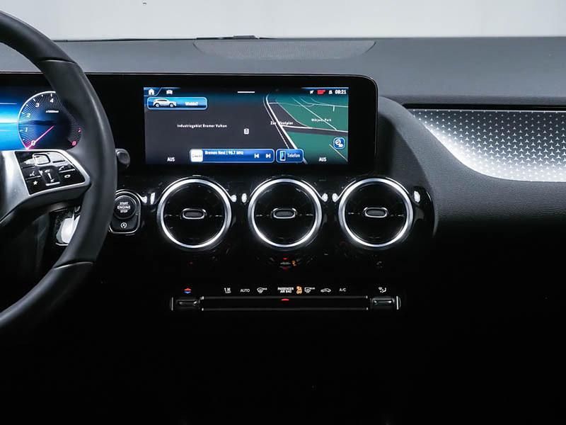 Gebraucht Mercedes GLA200 Progressive 120 PS (88 kW) 2023 Rot SUV