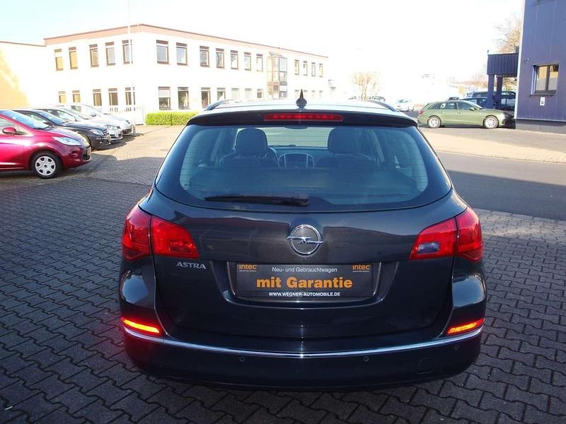 Gebraucht Opel Astra Active 120 PS (88 kW) 2013 Plat.anthr./rogrey/0j:silbergr Kombi