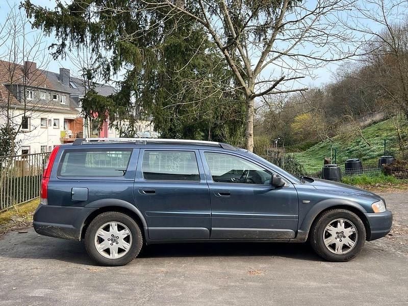 Gebraucht Volvo XC70 Summum 185 PS (136 kW) 2006 Blau Kombi
