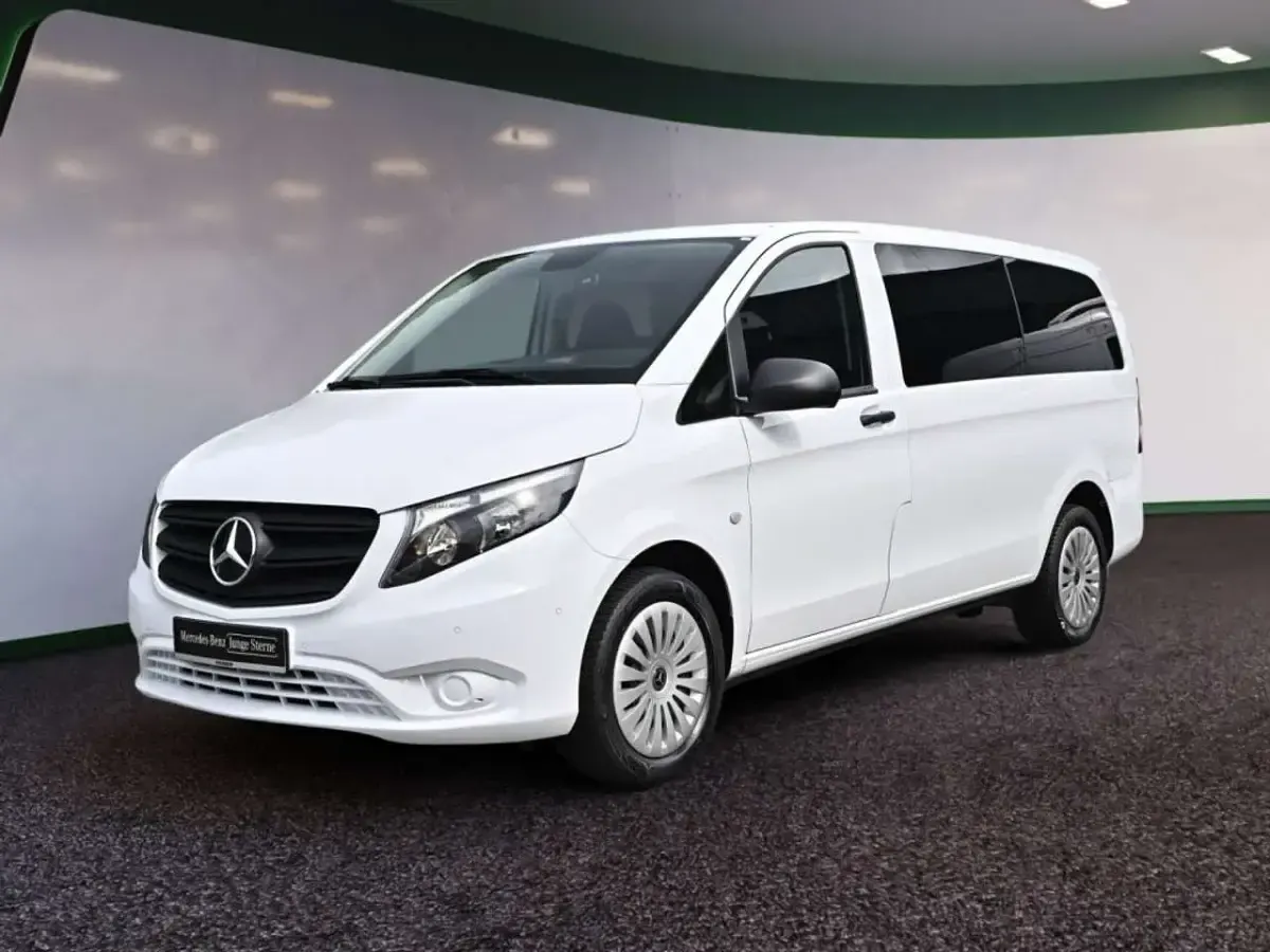 Gebraucht Mercedes Vito 163 PS (119 kW) 2023 Weiss / arktikweiss Van