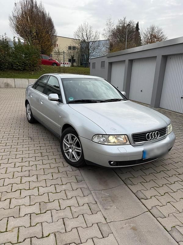 Silber Gebraucht 2000 Audi A4 S-Line Limousine | 1.699 € (Guter Preis) - Bild 1/4