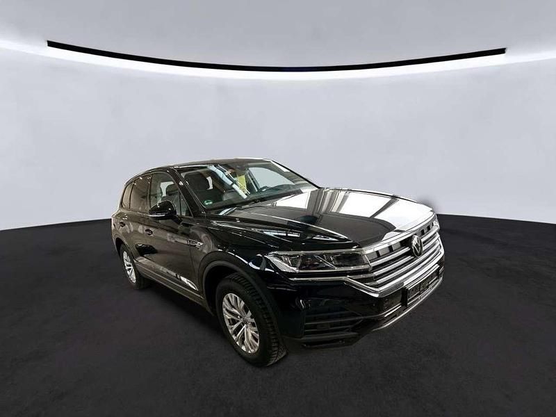 Gebraucht VW Touareg 231 PS (169 kW) 2022 Grenadillschwarz metallic SUV