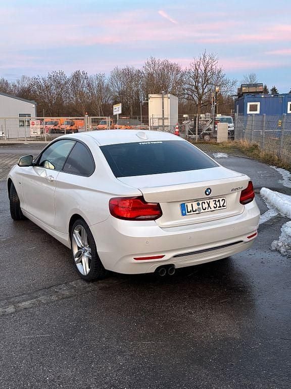 Gebraucht BMW 220 Sport Line 190 PS (139 kW) 2017 Weiß Coupé