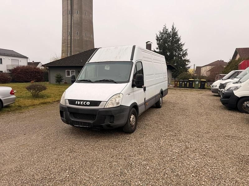 Second-hand Iveco Daily 106 CP (77 kW) 2010 Alb Pickup