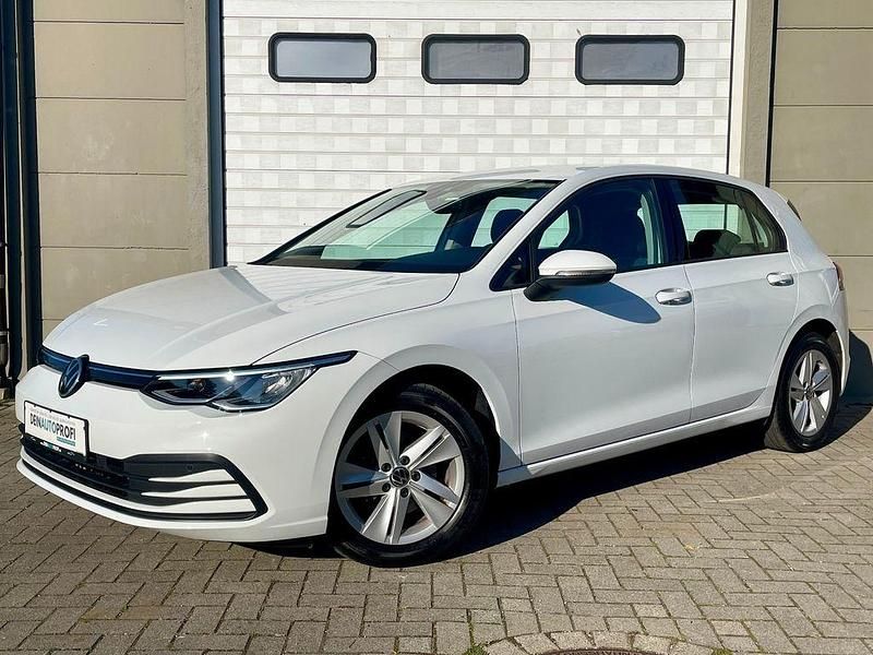 Weiß Gebraucht 2020 VW Golf VIII Life Limousine | 16.490 € (Superpreis) - Bild 1/4