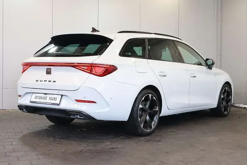 Second-hand Cupra Leon 150 CP (110 kW) 2024 Alb Break
