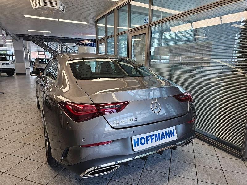 Gebraucht Mercedes CLA200 AMG 163 PS (119 kW) 2024 Mountaingreymet. (metallic) Coupé
