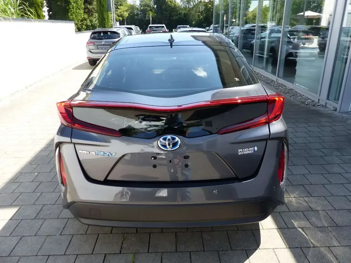 Gebraucht Toyota Prius Executive 122 PS (89 kW) 2022 Marlingrau 1g3 Kleinwagen