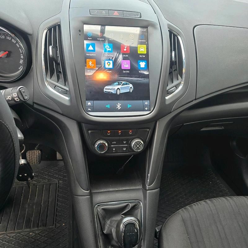 Gebraucht Opel Zafira 140 PS (102 kW) 2013 Braun Van / Kleinbus