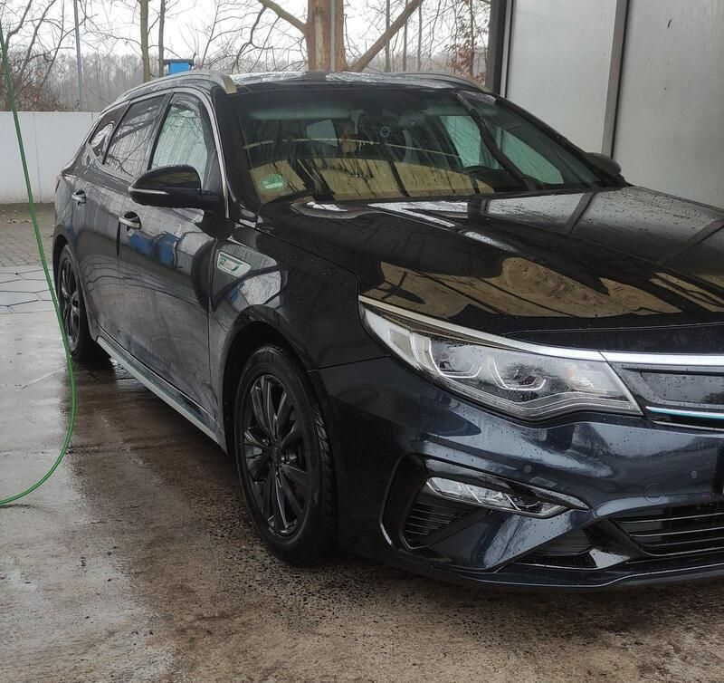 Blau Gebraucht 2020 Kia Optima Hybrid Limousine | 25.000 € (Teuer) - Bild 1/2