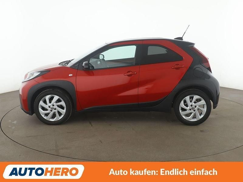 Gebraucht Toyota Aygo X Pulse 72 PS (52 kW) 2022 Rot SUV