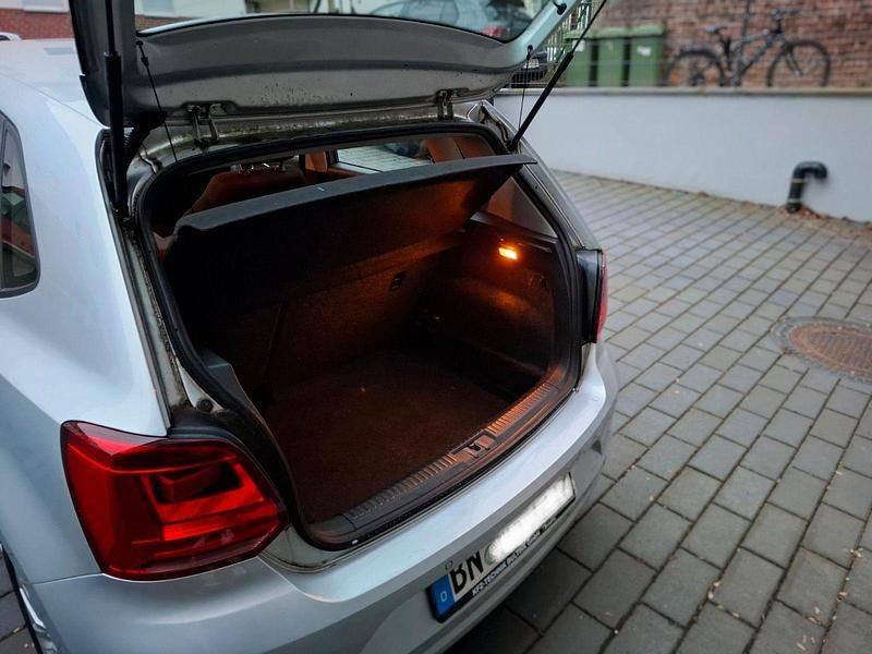 Gebraucht VW Polo 90 PS (66 kW) 2017 Silber Kleinwagen