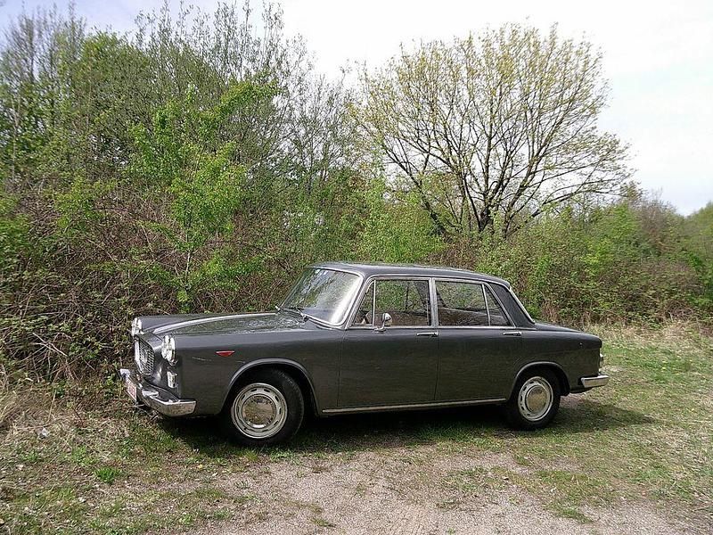 Usata Lancia Flavia 77 CV (56 kW) 1963 Grigio Berlina