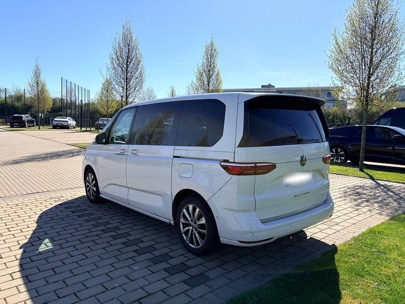 Gebraucht VW Multivan Style 204 PS (150 kW) 2023 Weiß Van