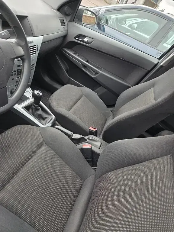 Gebraucht Opel Astra Edition 116 PS (85 kW) 2009 Limousine