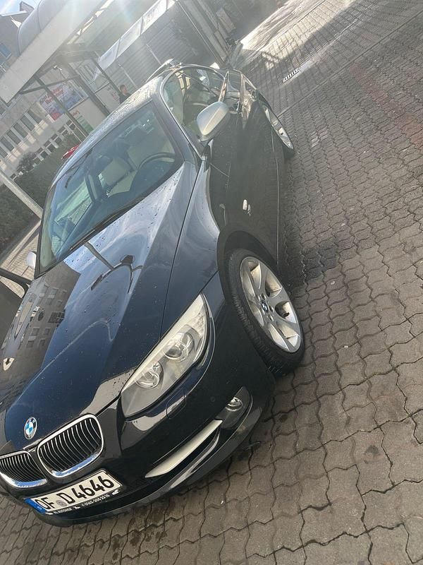 Schwarz Gebraucht 2013 BMW 320 Coupé | 10.990 € (Guter Preis) - Bild 1/4