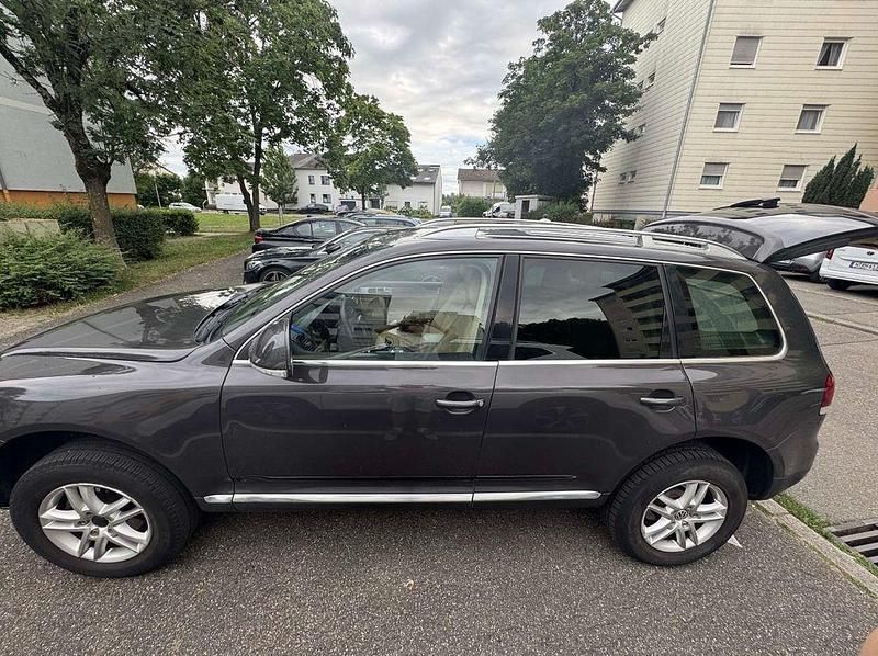 Grau Gebraucht 2007 VW Touareg SUV | 5.500 € (Fairer Preis) - Bild 1/4
