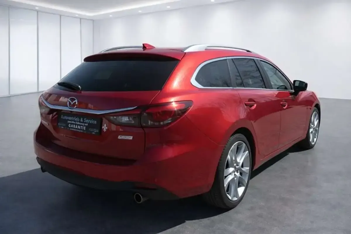 Gebraucht Mazda 6 150 PS (110 kW) 2016 Rot Kombi