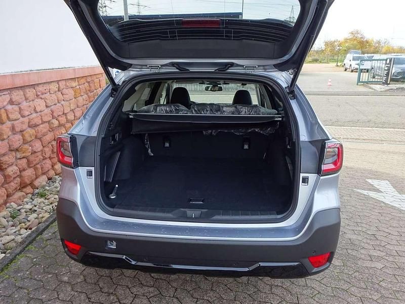 Neu Subaru Outback Exclusive+ 169 PS (124 kW) 2025 Ice silver Kombi