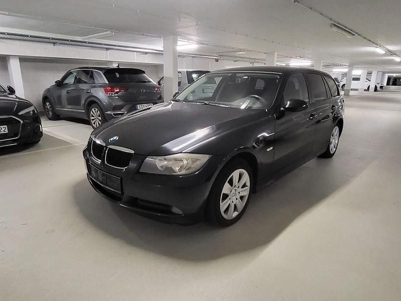 Schwarz Gebraucht 2006 BMW 318 Kombi | 3.000 € (Guter Preis) - Bild 1/4
