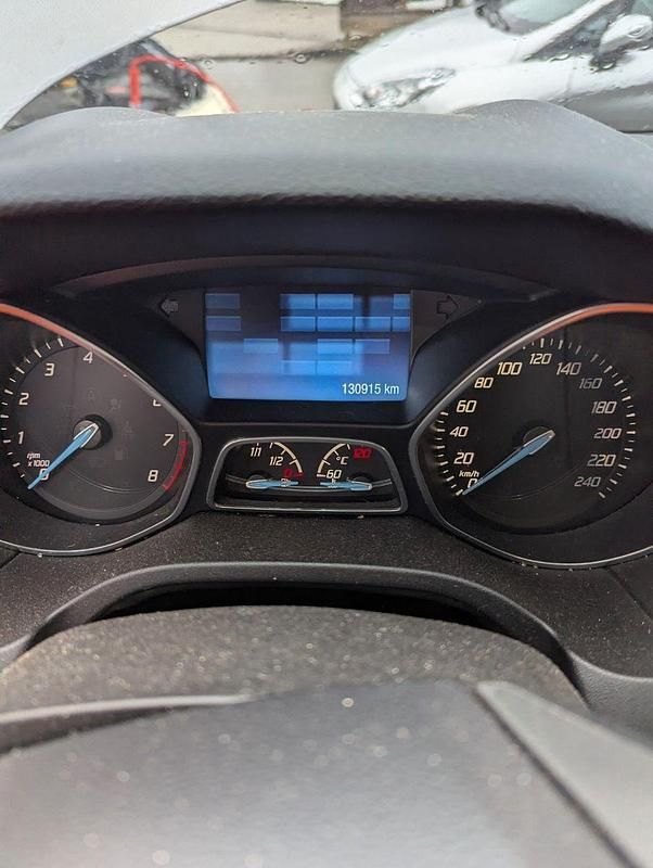 Gebraucht Ford Focus Trend 125 PS (91 kW) 2014 Schwarz Kombi