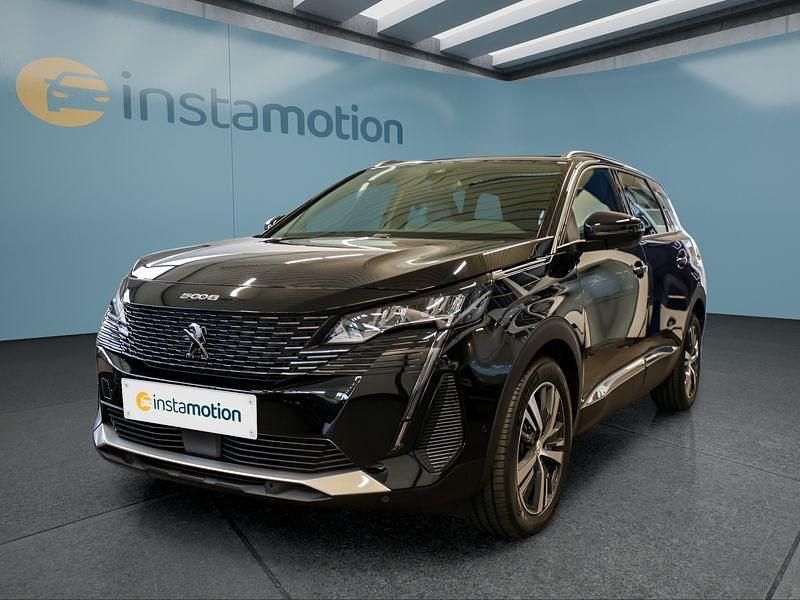 Schwarz Gebraucht 2023 Peugeot 5008 Van / Kleinbus | 24.699 € (Guter Preis) - Bild 1/4