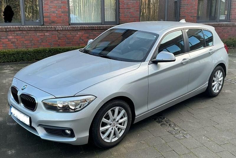 Gebraucht BMW 118 Advantage 136 PS (100 kW) 2017 Silber Kleinwagen