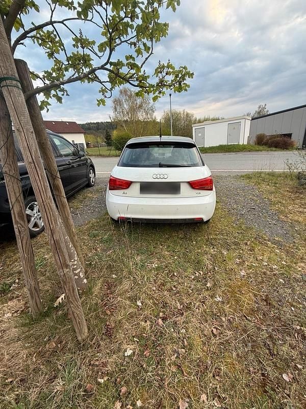 Gebraucht Audi A1 101 PS (74 kW) 2012 Weiß Kleinwagen